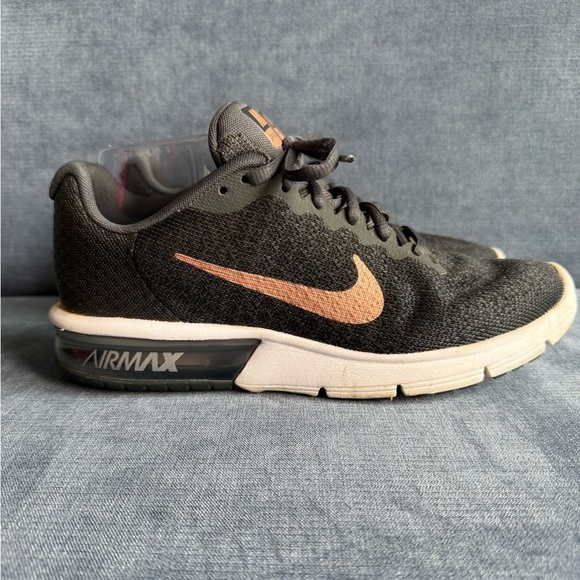 Nike Air Max Womens Sequent 2 Running Shoes SZ 9 Black Gold Athletic Casual - Picture 1 of 7